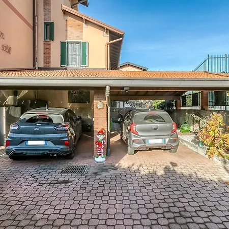 Apartment Butterfly - Happy