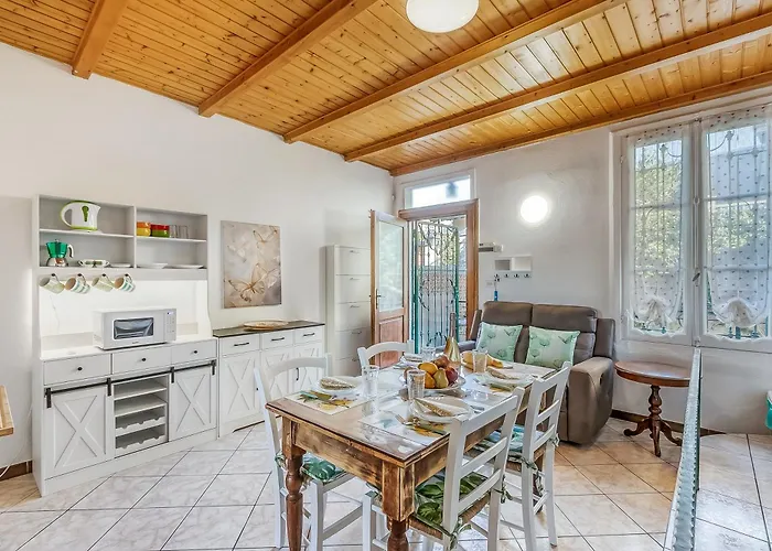 Butterfly - Happy Apartment